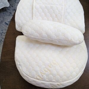 Maternity pillow